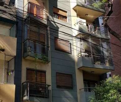 Vendo semipiso 3 ambientes. Excelente ubicación