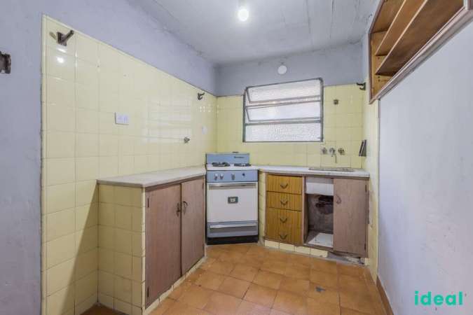 IDEAL Dueño Vende Sin Comision. PH frente, 6 ambientes con entrada independiente. Apto Profesional y Vivienda. Apto Crédito. Oportunidad para inversión con renta