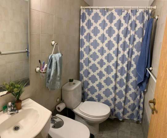 Semipiso 4 ambientes con cochera y palier privado