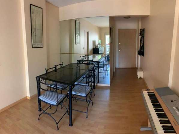 Semipiso 4 ambientes con cochera y palier privado