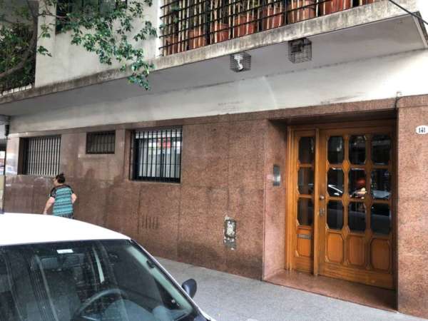 Oportunidad / Depto 3 amb / Flores / Excelente Ubicacion / 2 dorm 1 baño / u$d 80.000/ Baulera