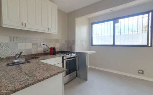 Vendo Excelente Semipiso en Flores 3amb a la calle sobre Av. Rivadavia. Reformado a Nuevo!