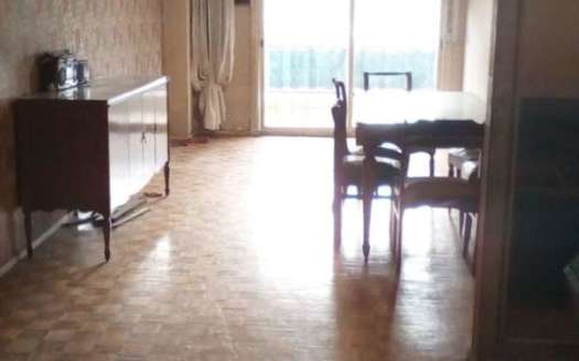 venta Departamento  semipiso con cochera cubierta  a 15 minutos de microcentro de estacion catedral d subte 4 dormitorios 3 baños  balcon La Boca