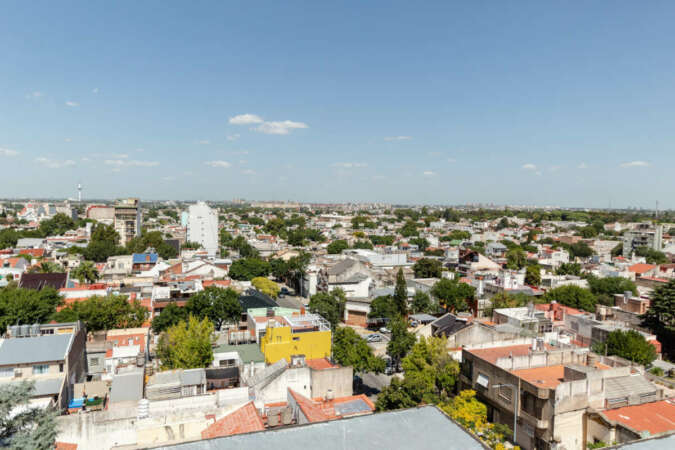 ALQUILER MONO AMBIENTE CON BALCON EN PARQUE AVELLANEDA