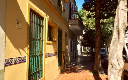 DUEÑO VENDE: Casa estilo colonial en Parque Chas 150m2