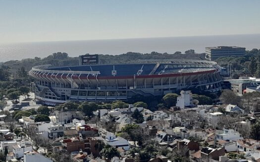 Departamento de dos ambientes en Núñez con vista panorámica para alquiler temporario.