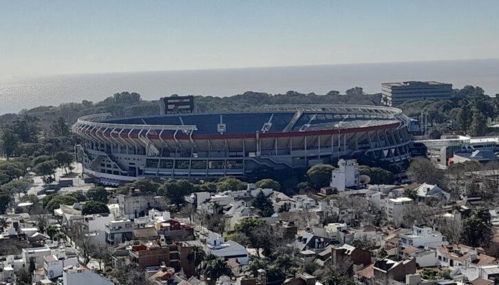 Departamento de dos ambientes en Núñez con vista panorámica para alquiler temporario.