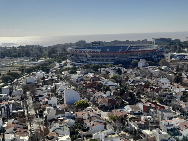 Departamento de dos ambientes en Núñez con vista panorámica para alquiler temporario.