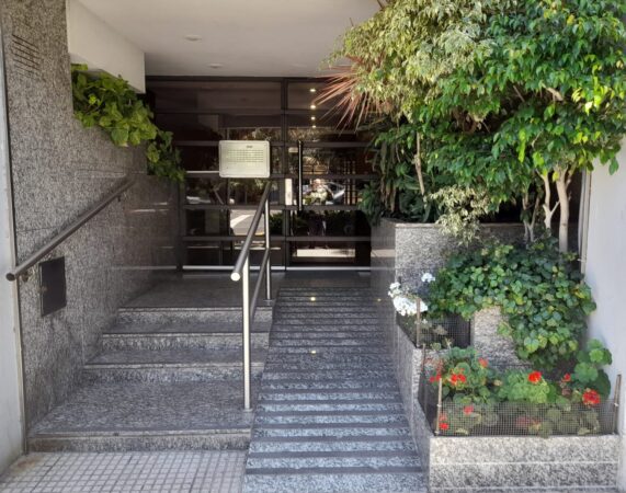 Dueño directo vende depto. 4 ambientes con vista y financiación propia