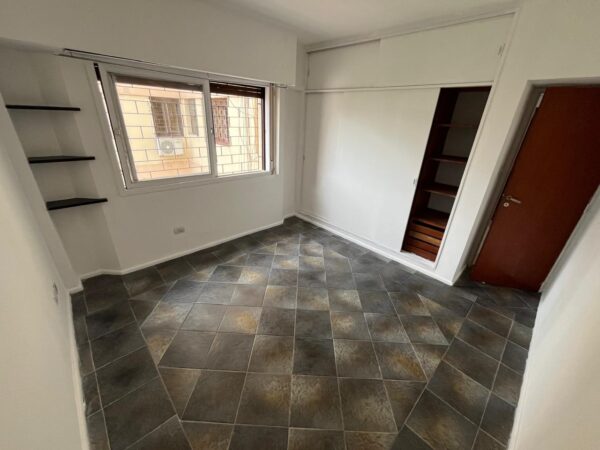 Piso 7mo en Venta de 6 Ambientes c/ Dependencia, Cochera Fija Techada y Baulera Entrega inmediata