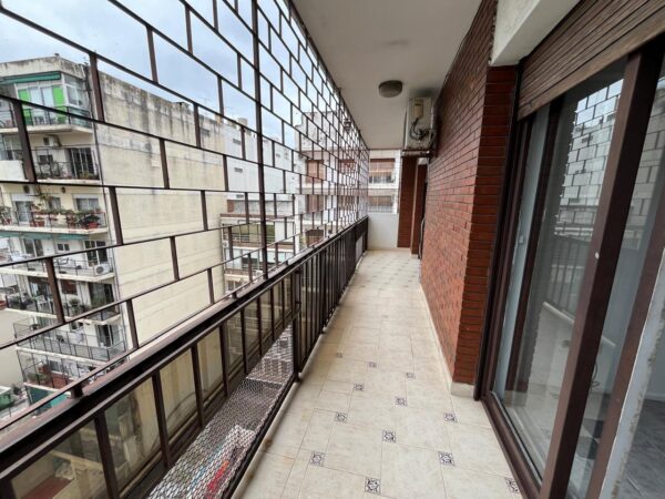 Piso 7mo en Venta de 6 Ambientes c/ Dependencia, Cochera Fija Techada y Baulera Entrega inmediata