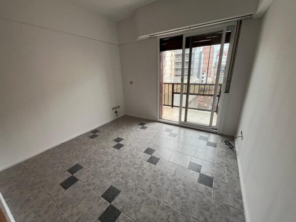 Piso 7mo en Venta de 6 Ambientes c/ Dependencia, Cochera Fija Techada y Baulera Entrega inmediata