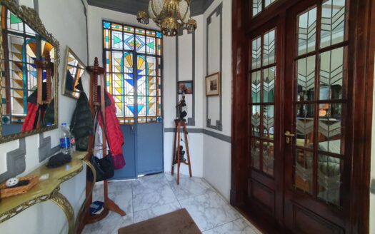 Dueña vende casa estilo Art Deco