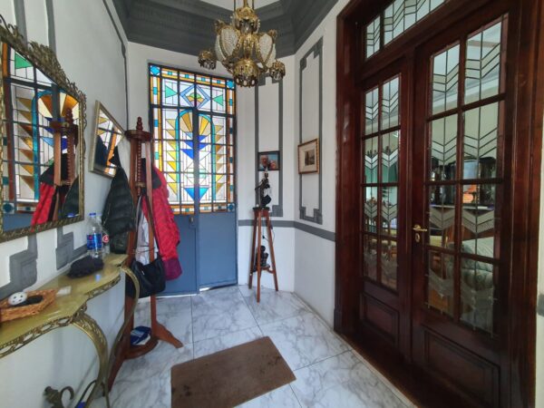 Dueña vende casa estilo Art Deco