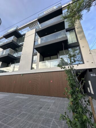 Depto en venta 3 ambientes con balcón al frente en Villa Luro