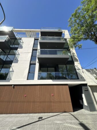 Depto en venta 3 ambientes con balcón al frente en Villa Luro