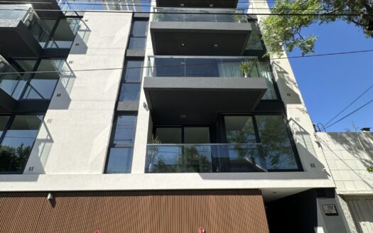 Depto en venta 3 ambientes con balcón al frente en Villa Luro