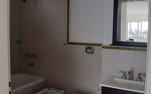 Vendo monoambiente amplio muy luminoso vista abierta seminuevo en barrio Monte Castro