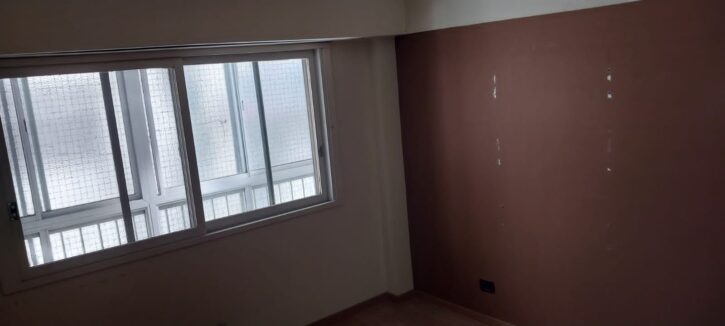 Departamento de 3 ambientes con dependencia en venta. Disponible desde 31/01/2025