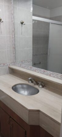 Departamento de 3 ambientes con dependencia en venta. Disponible desde 31/01/2025