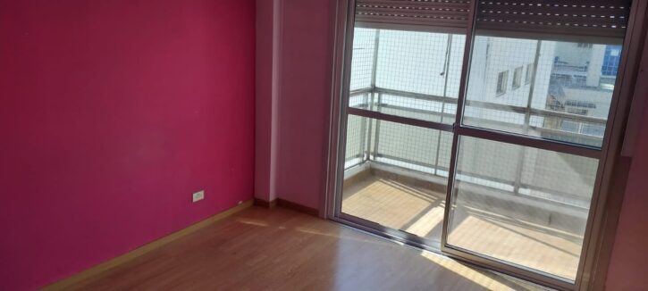 Departamento de 3 ambientes con dependencia en venta. Disponible desde 31/01/2025