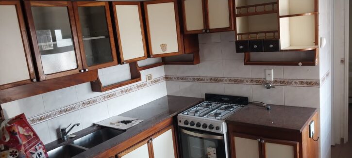 Departamento de 3 ambientes con dependencia en venta. Disponible desde 31/01/2025