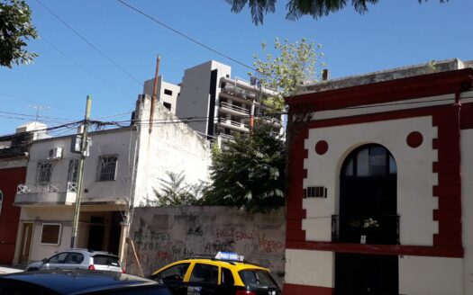 ¡EXCEPCIONAL LOTE EN VENTA – ¡DUEÑO DIRECTO – ¡SIN COMISION INMOBILIARIA, SIN PLUSVALIA!  EDIFICIO P. PATRICIOS PROYECTO APROBADO CON CODIGO ANTERIOR, MAS METROS