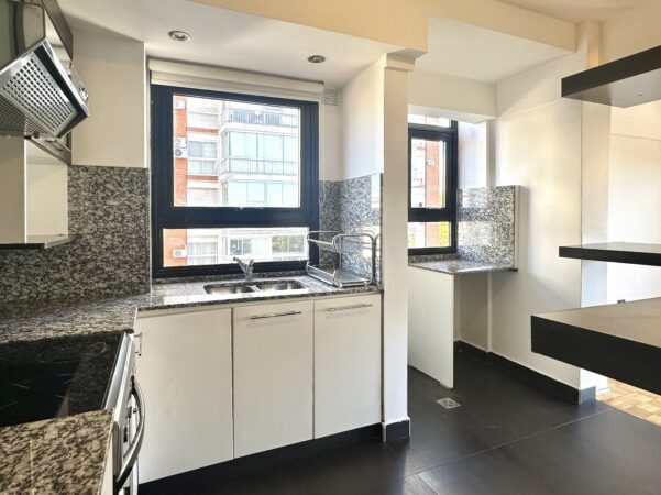 Dueño vende muy luminoso departamento 4 ambientes en Belgrano R