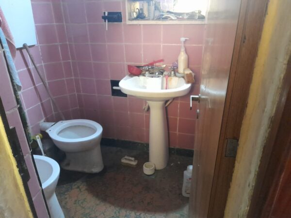 Oportunidad !! Casa con local a refaccionar aprox. 155 mt2 total – múltiples opciones