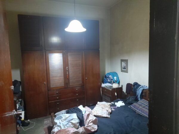 Oportunidad !! Casa con local a refaccionar aprox. 155 mt2 total – múltiples opciones