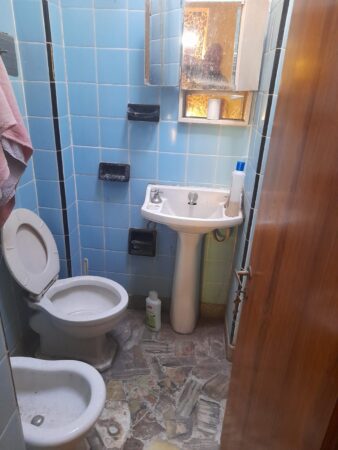 Oportunidad !! Casa con local a refaccionar aprox. 155 mt2 total – múltiples opciones