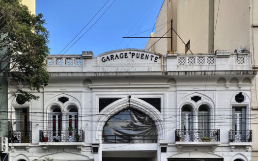 Vendo Amplia Cochera Fija Cubierta En Pb En Almagro En Edificio De Cocheras Sobre Rivadavia