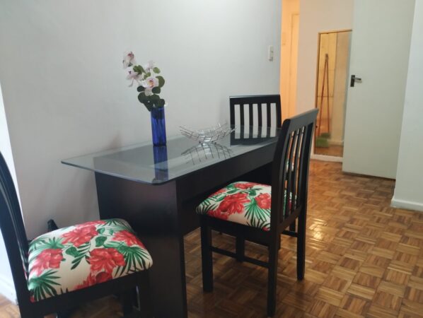 HERMOSO DEPARTAMENTO AMOBLADO CORDOBA Y SUIPACHA.-