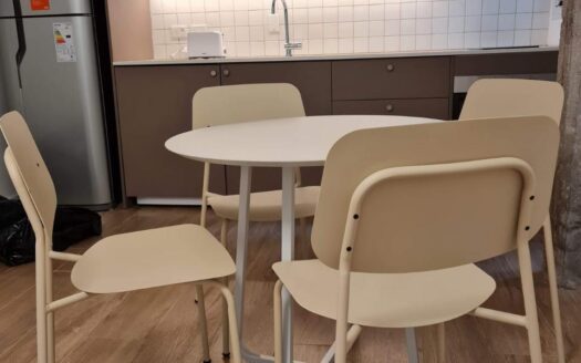 Hermoso depto de 2 amb con patio. Con muebles y electrodomesticos.