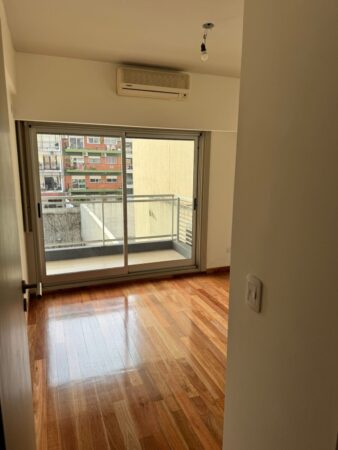 Departamento 2 Ambientes con Cochera Descubierta Luminoso Para Alquiler