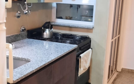 Departamento temporario para 3 personas, cerca de Favaloro