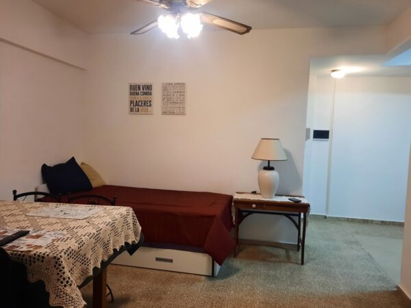 Departamento para 3 personas, cerca de Favaloro