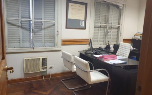 OFICINA EN ALQUILER – 100M2 – despachos y salon co-work- ZONA CENTRO – LISTA PARA INGRESAR – EXCELENTE ESTADO.