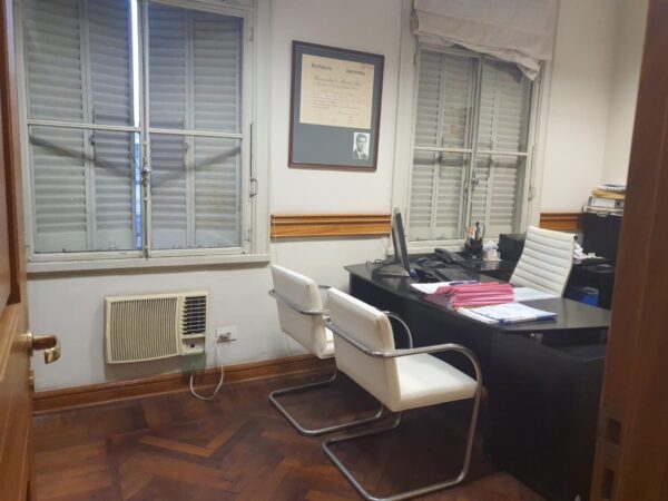 OFICINA EN ALQUILER - 100M2 - despachos y salon co-work- ZONA CENTRO - LISTA PARA INGRESAR - EXCELENTE ESTADO.