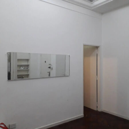 Departamento De 2 Ambientes A Pasos De La Estacion Constitucion.