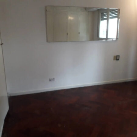 Departamento De 2 Ambientes A Pasos De La Estacion Constitucion.