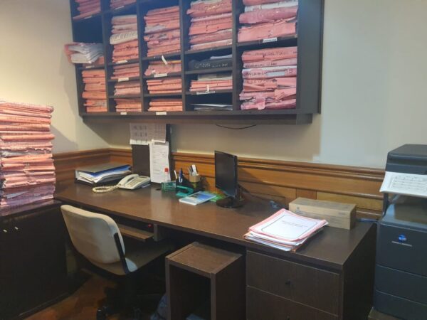OFICINA EN ALQUILER - 100M2 - despachos y salon co-work- ZONA CENTRO - LISTA PARA INGRESAR - EXCELENTE ESTADO.