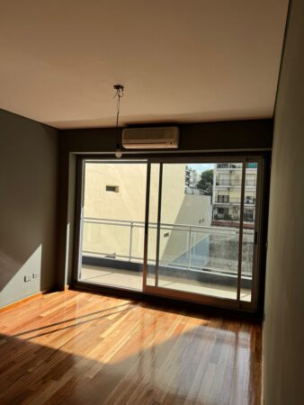 Departamento 2 Ambientes con Cochera Descubierta Luminoso Para Alquiler