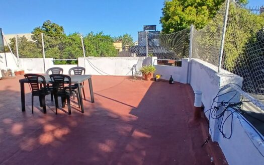 3 Amb. Sin Expensas. Terraza Propia. Todo Al Frente. 1er. Piso por Escalera