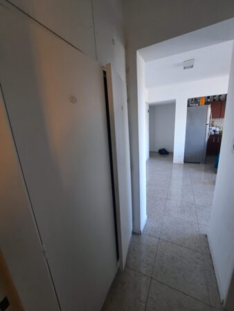 Dpto 2 ambientes ctrafte, super luminoso! balcon corrido, lavadero, placares empotrados, todo a nuevo, hermoso, digno de ver!!