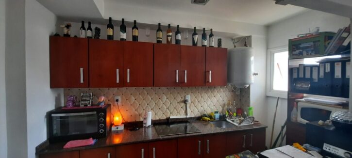 Dpto 2 ambientes ctrafte, super luminoso! balcon corrido, lavadero, placares empotrados, todo a nuevo, hermoso, digno de ver!!