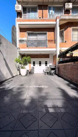 Casa triplex Bolivia 3700 Agronomia