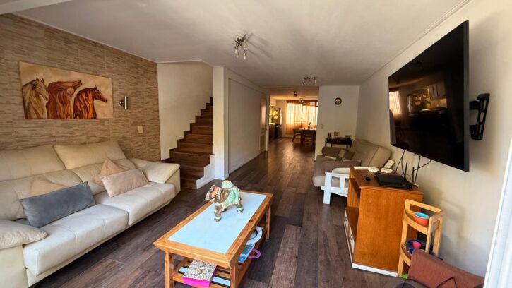 Casa triplex Bolivia 3700 Agronomia