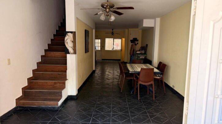 Casa triplex Bolivia 3700 Agronomia