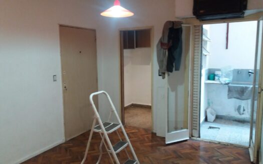 Depto 2 ambientes en CHile y Virrey Cevallos
